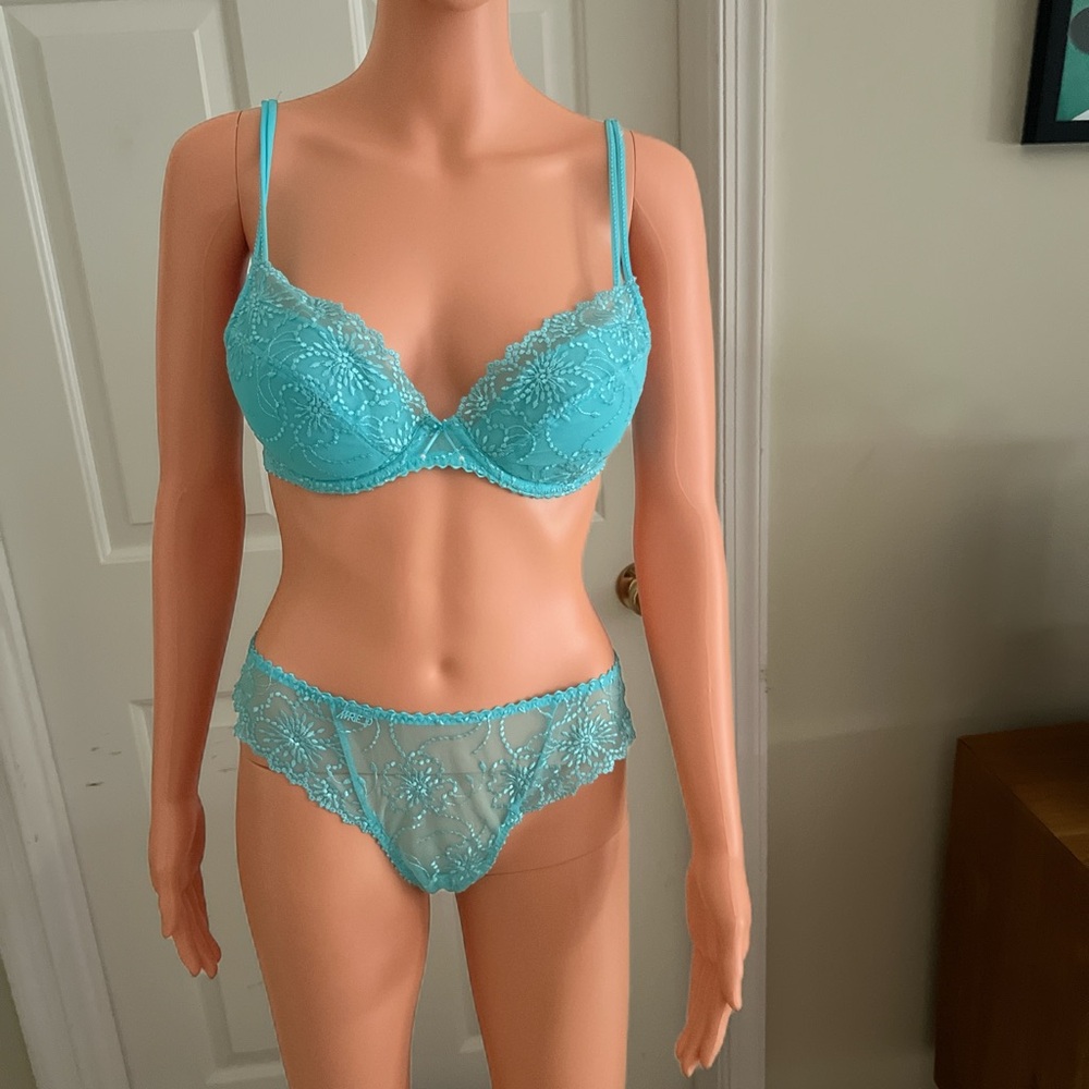 Chic Lace Turquoise Bra Set